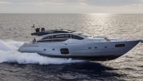Pershing 82 Superyacht-001